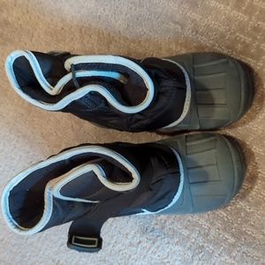Cat & Jack Size 8 Winter Boots